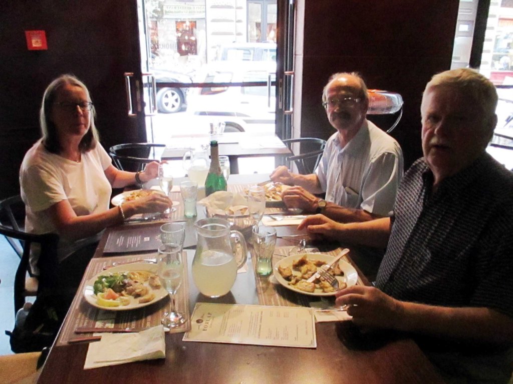 "SYÖ JA JUO ITSESI HENGILTÄ" RAVINTOLA TRÓFESSA