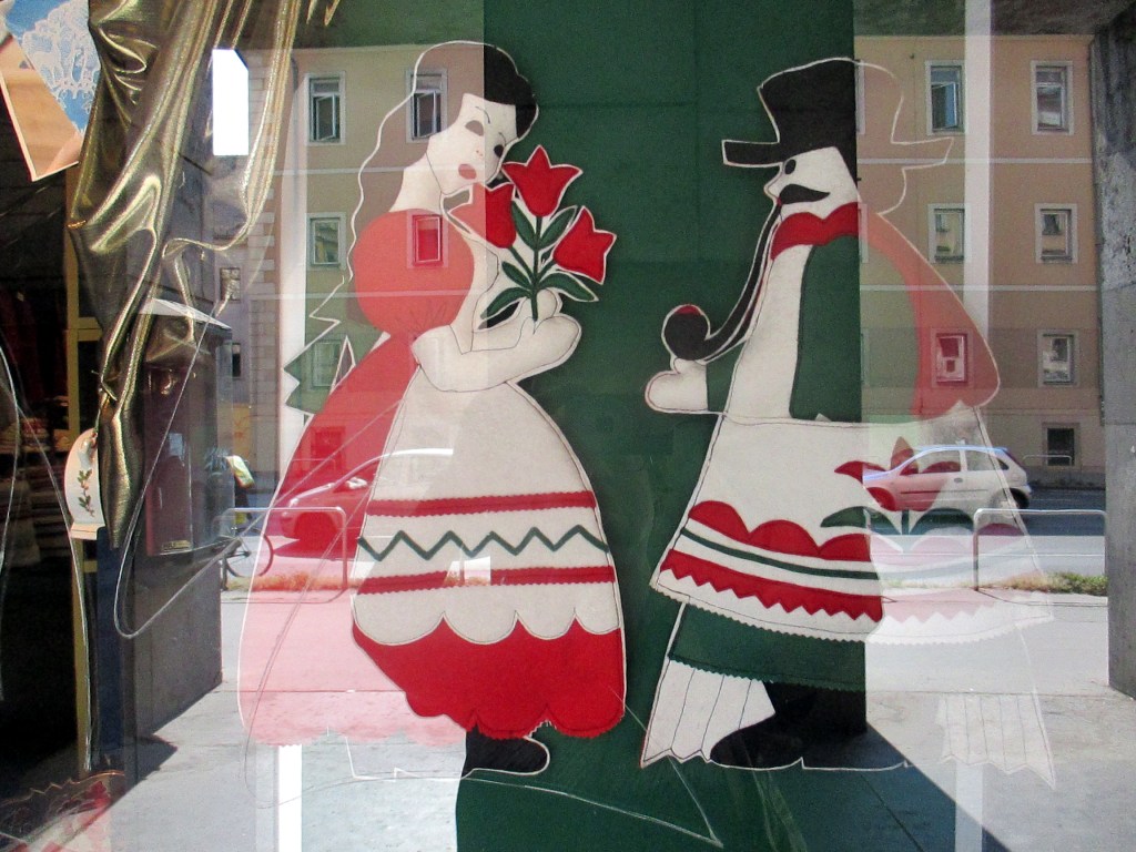 VÁCI UTCALLA RIITTÄÄ KÄSITYÖTAIDETTA