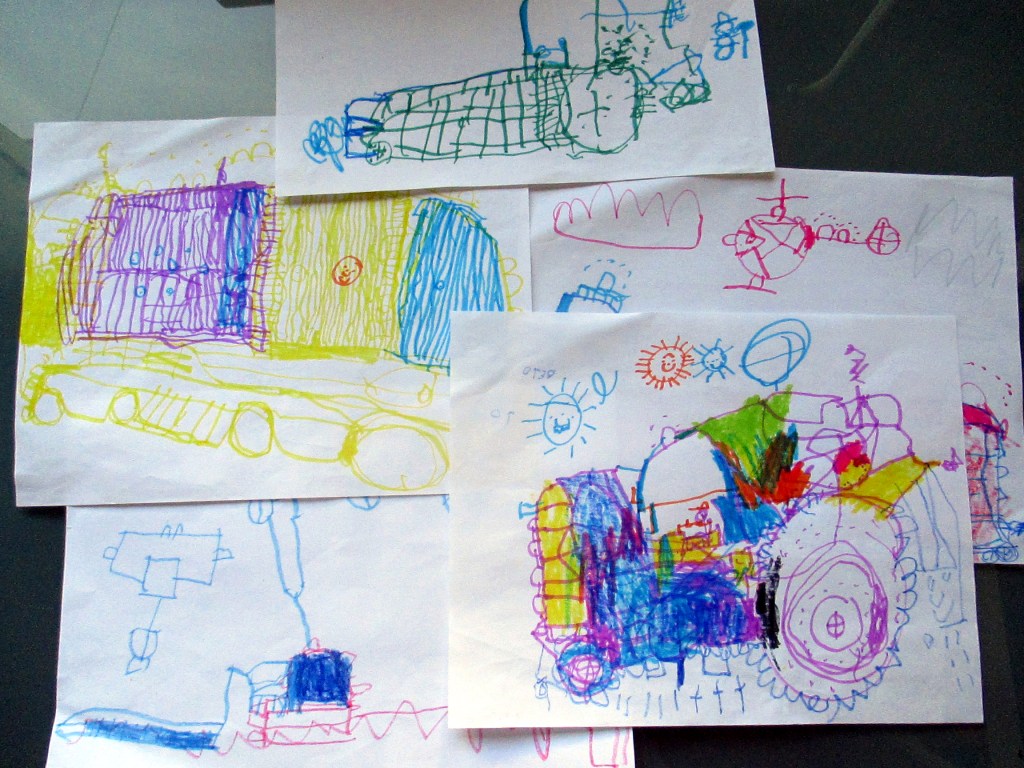 OTSON PIIRUSTUKSET ILAHDUTTIVAT - KAIKISSA LUKI MUMMI OTSO