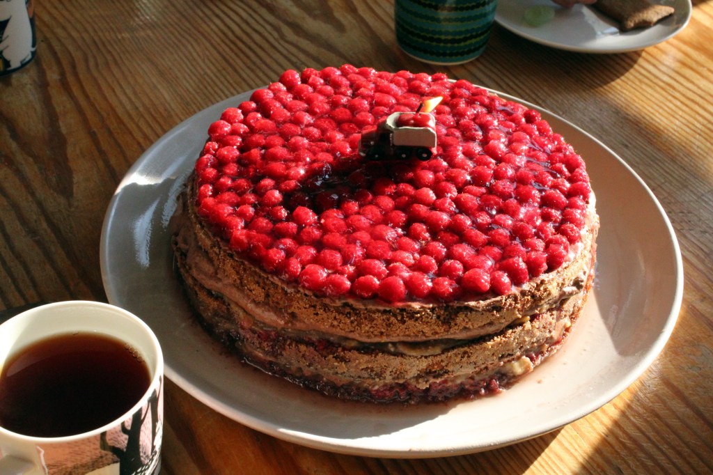 LAURA HEMMOTTELI JUSSI-PAPPAA