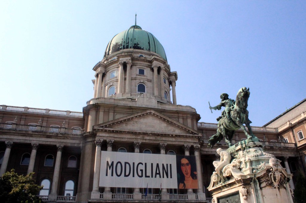 EI TARVITSE ARVAILLA KUKA ON NÄYTTELY TÄHTI