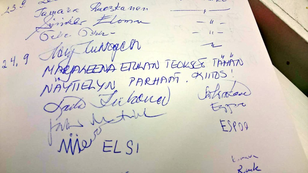 KIITOKSEN GALLERIA TÄRINÄN VIERASKIRJASSA LÄMMITTIVÄT