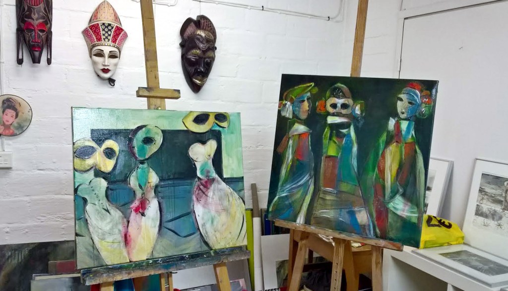 VASEMMALLA UUSI ÖLJYVÄRITYÖ, OIKEALLA VANHA SEN PARIKSI