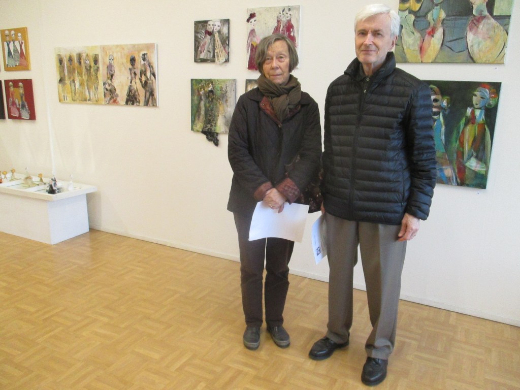 MÖKKINAAPURIT MAIJU JA TIMO ILAHDUTTIVAT GALLERIAVIERAILULLA