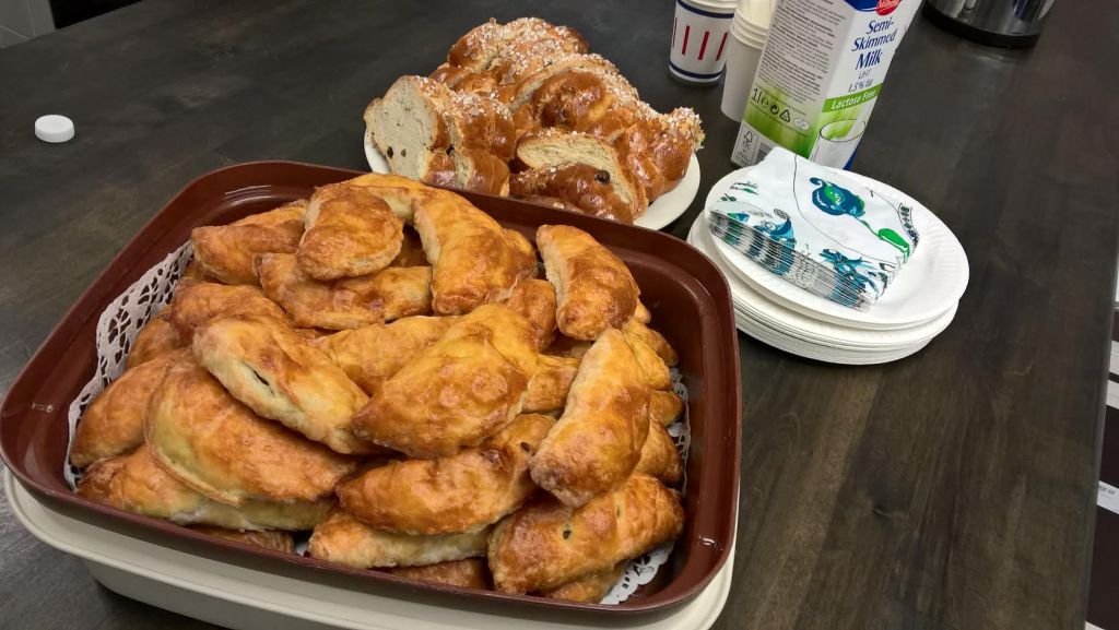 MARTTAILLASSA OLI TARJOLLA TUOREITA LIHAPASTEIJOITA JA TUORETTA PULLAA