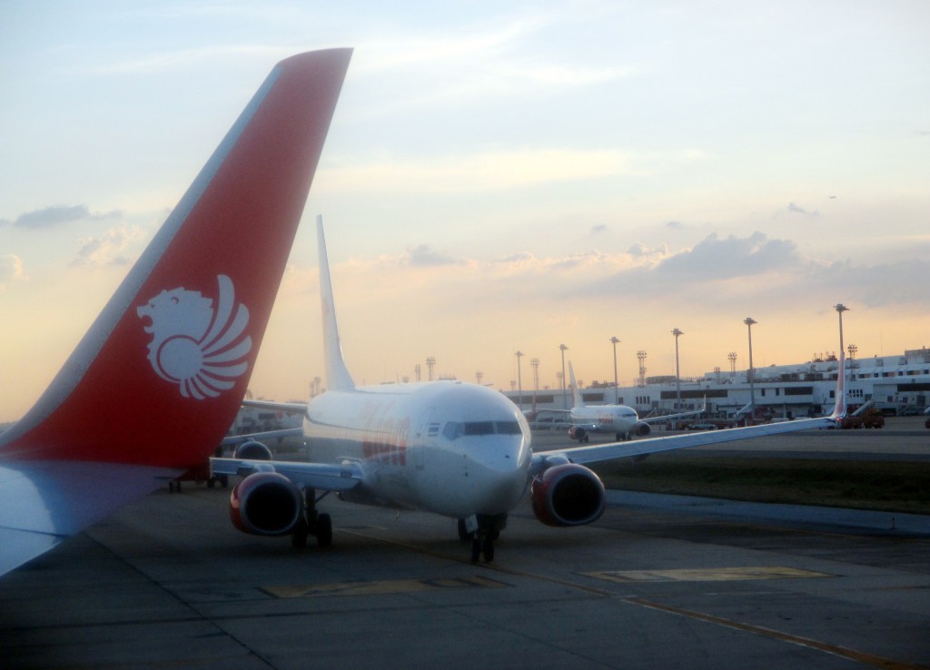 LENSIMME THAI LION AIRLINESIN KONEELLA