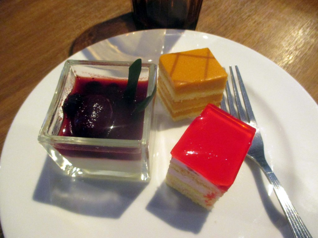 JUSSI TYYTYI PELKISTETTYYN JÄLKIRUOKA-ANNOKSEEN