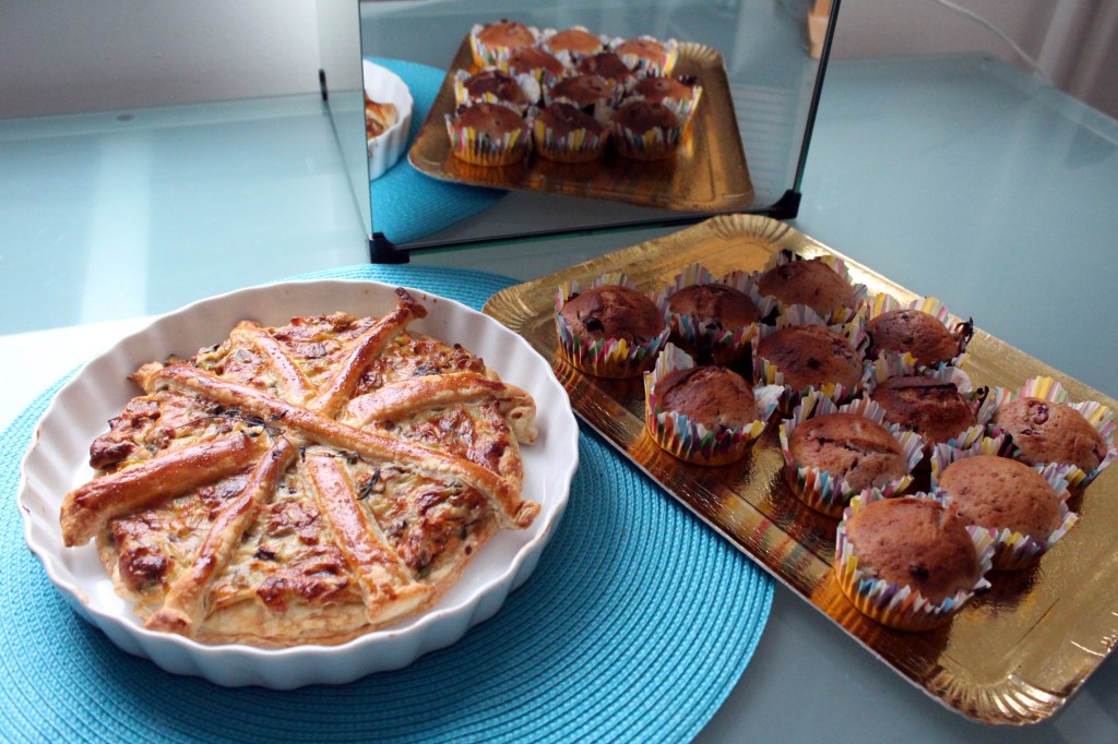 HERKKUTATTIPIIRAKKA JA PUOLUKKAMUFFINEITA