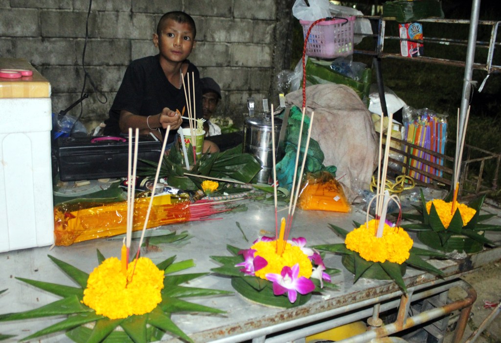 OSTIMME KELLUVAT KYNTTILÄVENEET