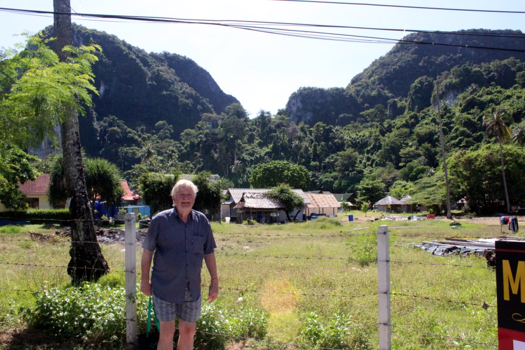 MUSLIMIKYLÄ JOSSA ASUIMME KERRAN