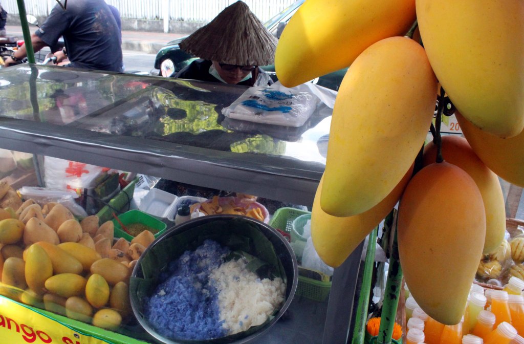 MANGO STICKY RICE - SINISELLÄ RIISILLÄ