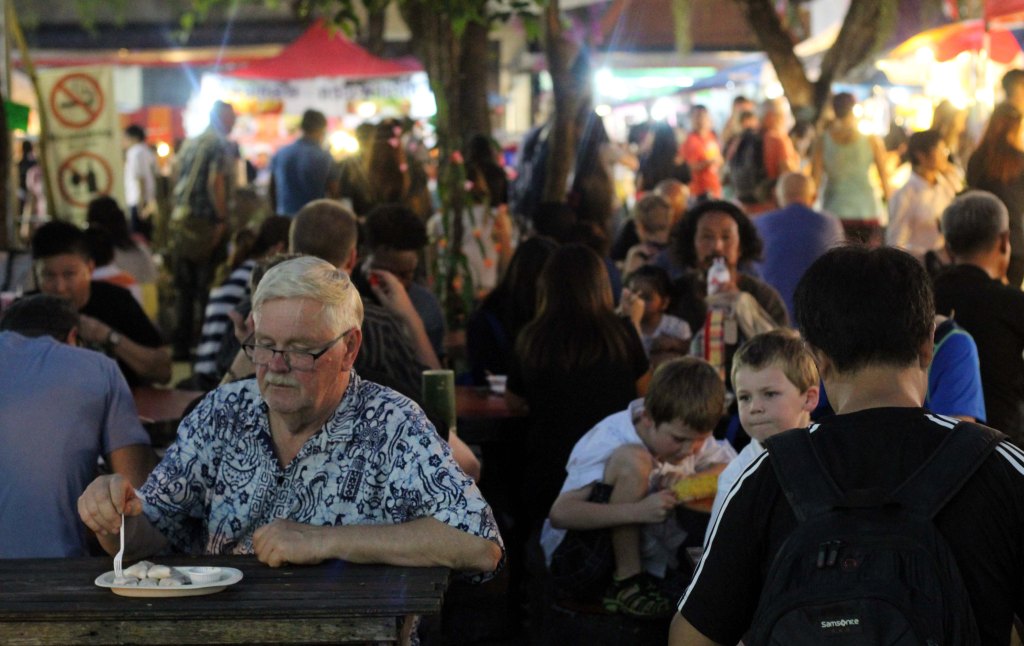 TEMPPELI-ILLALLISELLA