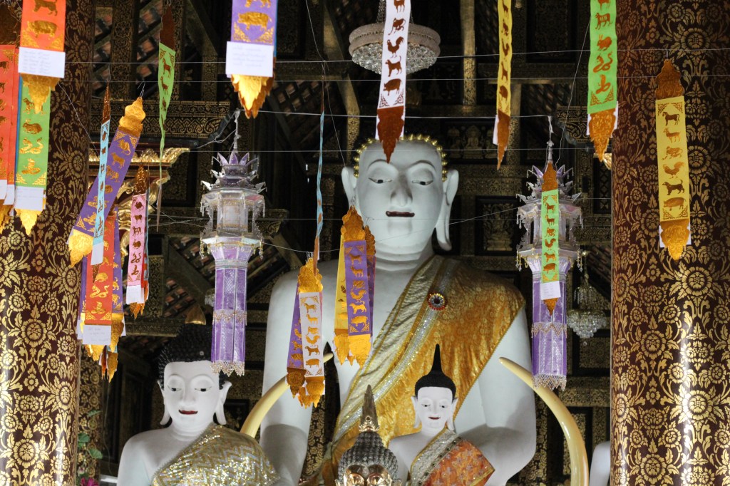 WAT INTHAKHIN SADUE MUANG