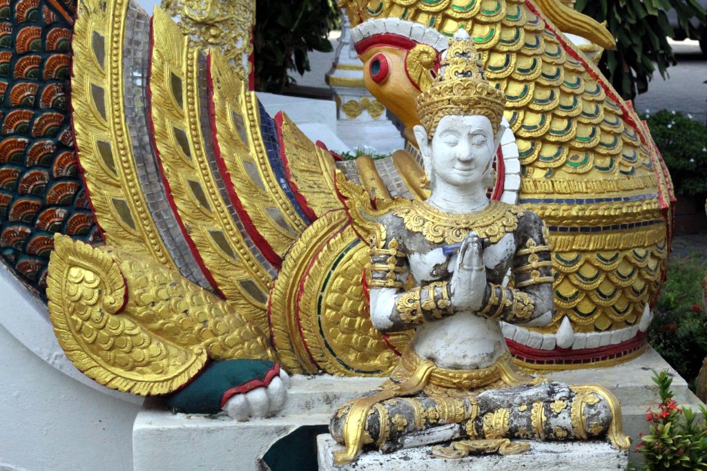 ONNEA JA MENESTYSTÄ