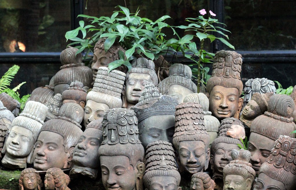 THE FACES - KIRJAIMELLISESTI