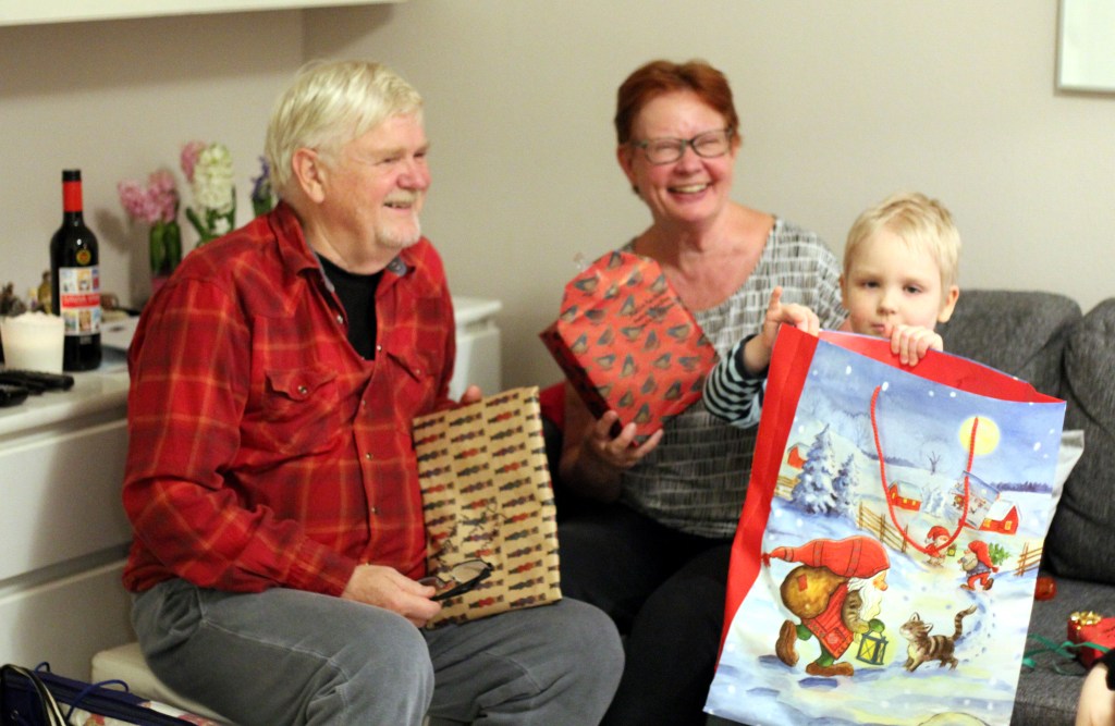 LAHJAKASSISTA LÖYTYI JOULUILOA