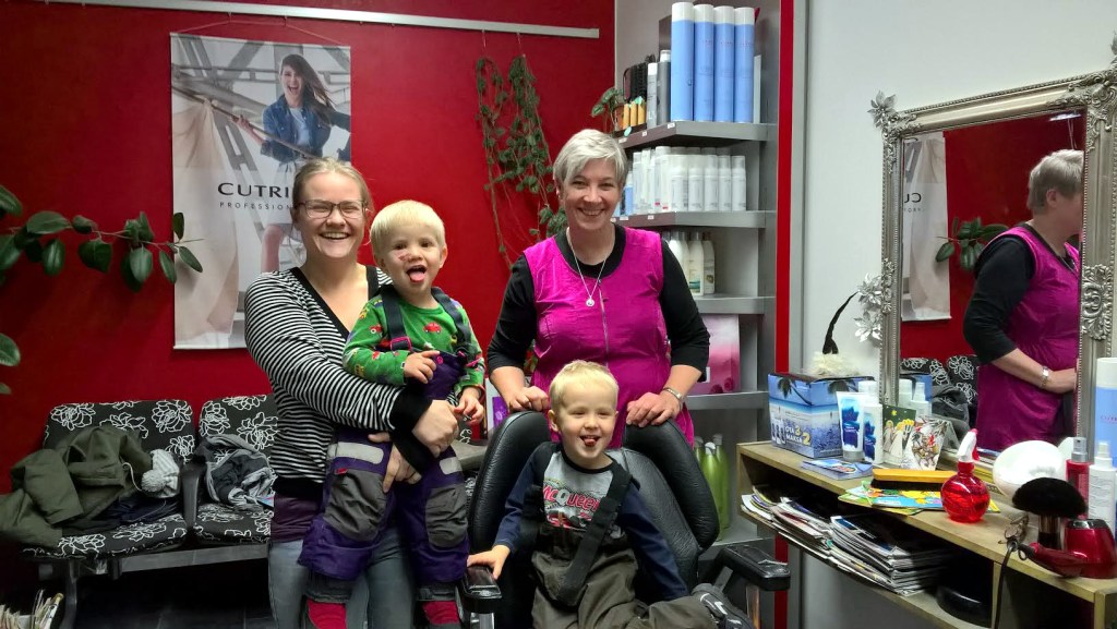 MISKA JA SAMU KÄVIVÄT TERHILLÄ PARTURISSA