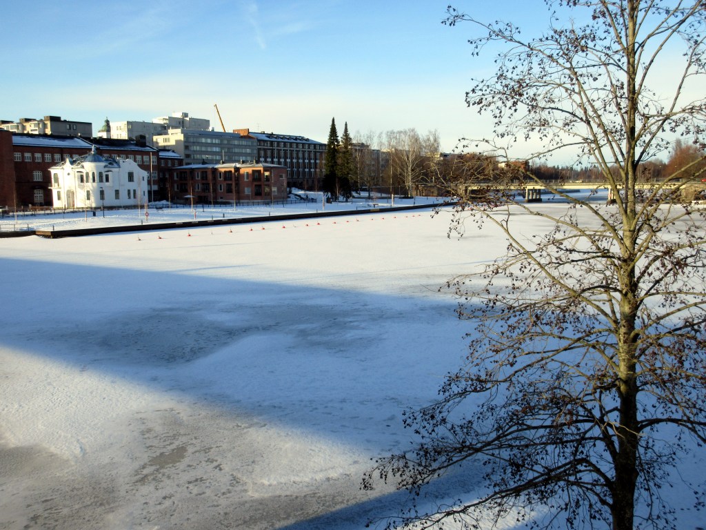 KIRKASVALOHOITOA