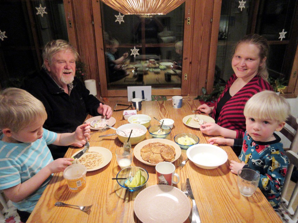 BLINITARJOILU MAISTUI OTSOLLE JA VISALLEKIN