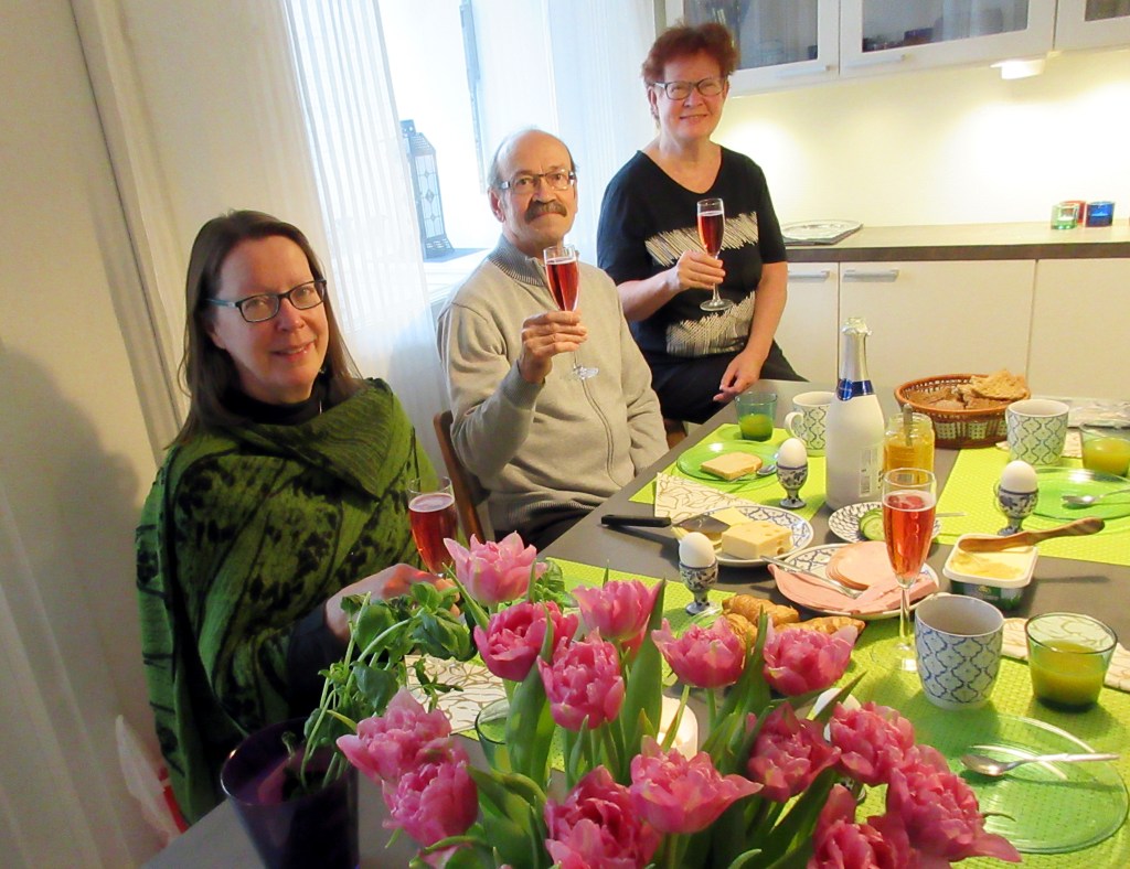 BRUNSSILLA, JUHLAJUOMANA SUOMI 100 VALKIAA