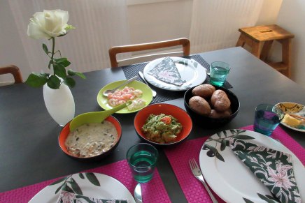 uuniperunoita ilman foliota ja&nbsp;unelmatorttua