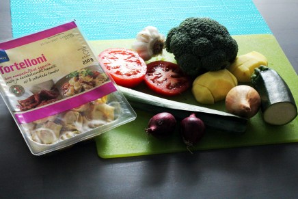 tortelloneja ja parsakaalia