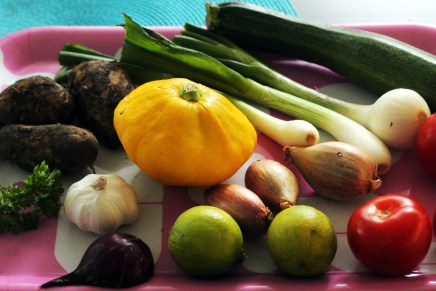 värikäs kesäkurpitsakeitto