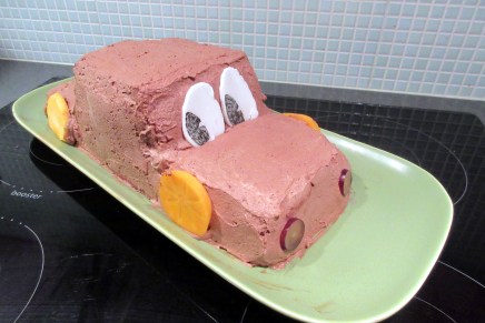 kakkua, sirkushuveja ja&nbsp;jouluaskartelua