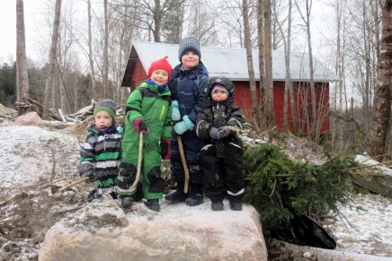 taidenäyttelyjä ja lastenhoitoa