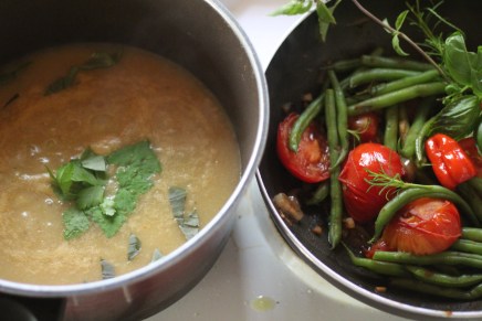 purjo-perunasosekeitto ja kasviswokki