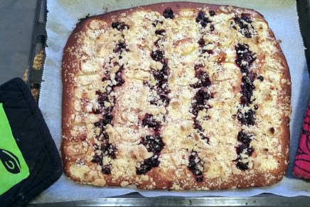 omena-puolukkapiirakka