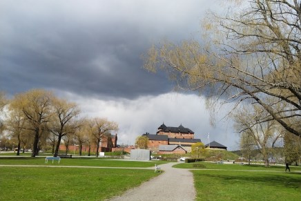 vettä, räntää ja&nbsp;rakeita