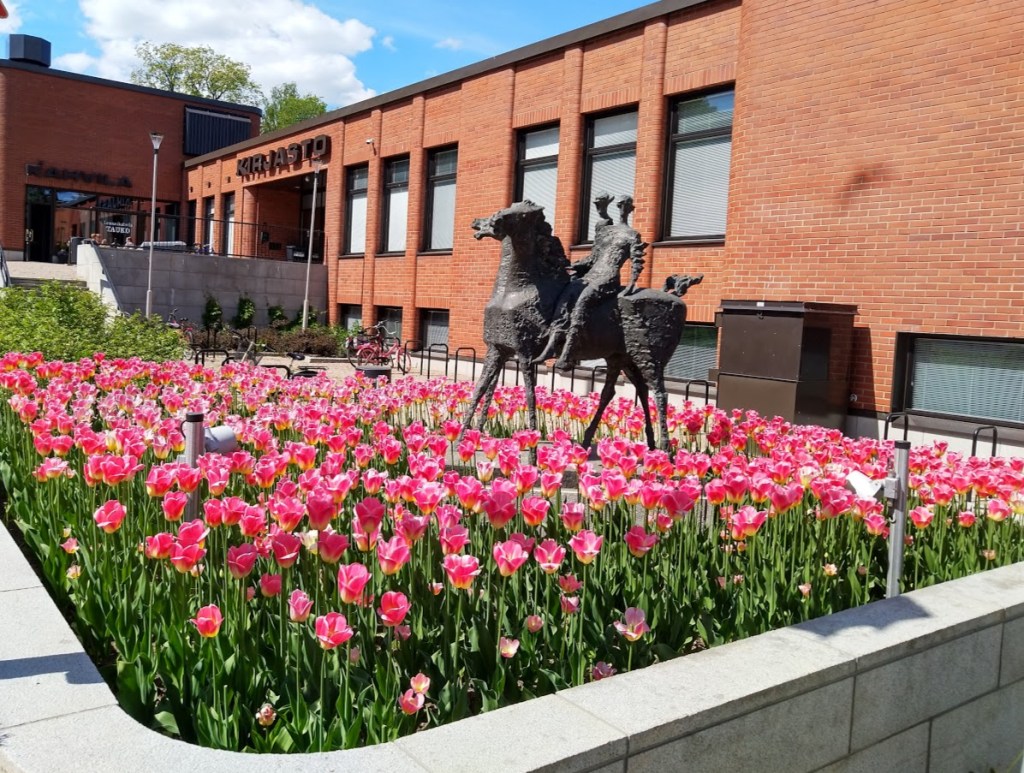 KUVANKAUNIS ÄÄNESTYSPAIKKA