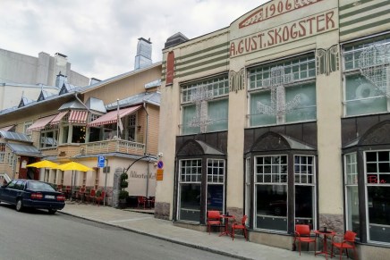 herkkuja piparkakkutalossa