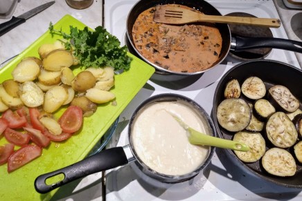 moussaka mökkikeittiön tapaan